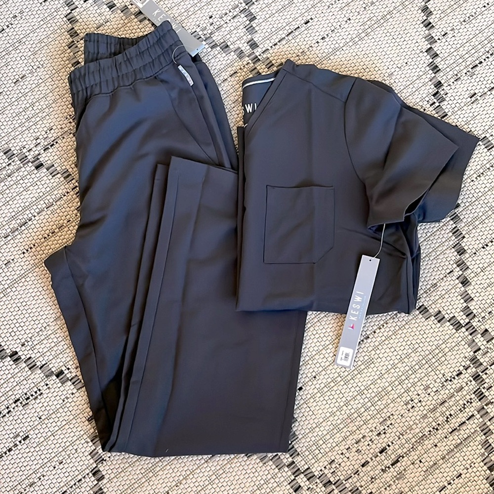NWT Keswi scrub set
